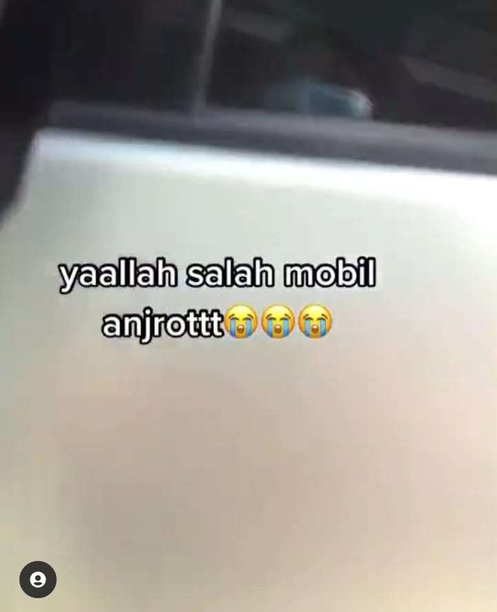 Salah Masuk Mobil