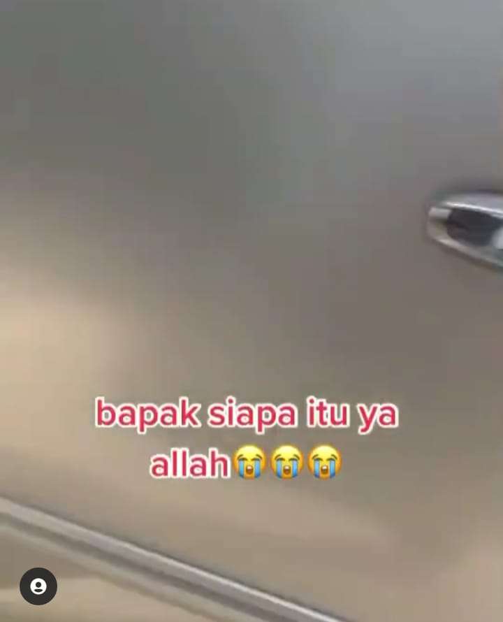 Mobil Kepunyaan Bapak-bapak