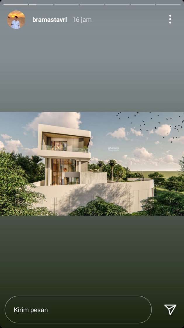 Bagian Luar Rumah yang Luas