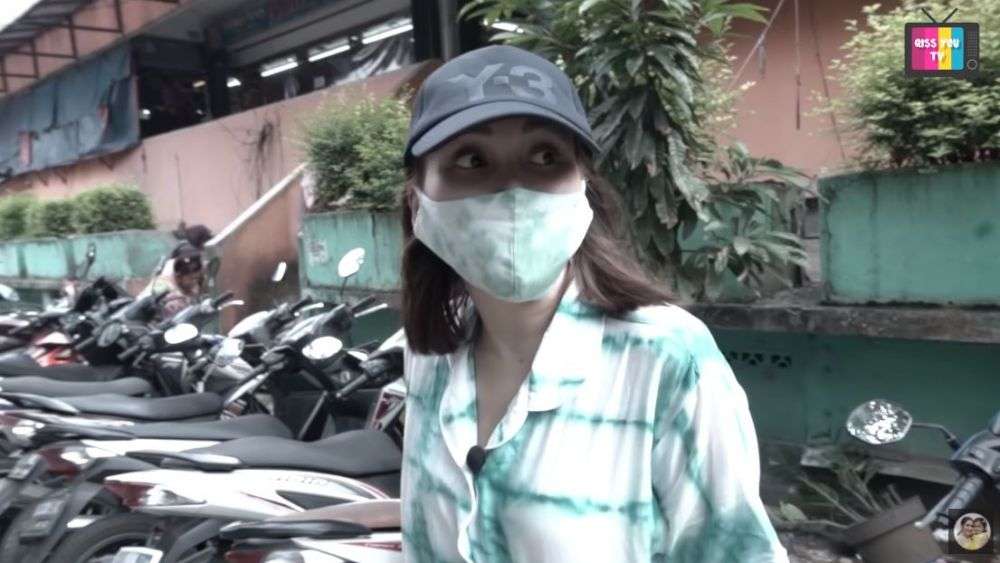 Ayu Hanya Menggunakan Setelah Baju Tidur