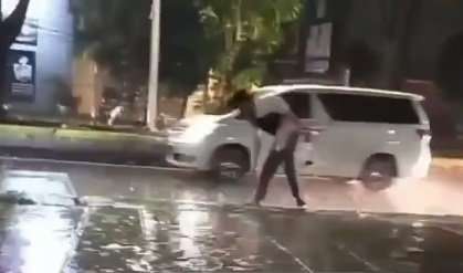 Pedagang anti gores