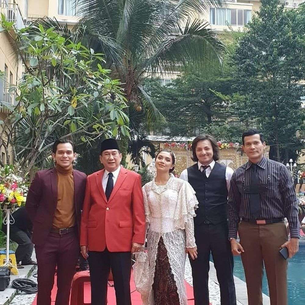 Para Pemain Samudra Cinta Foto Bersama