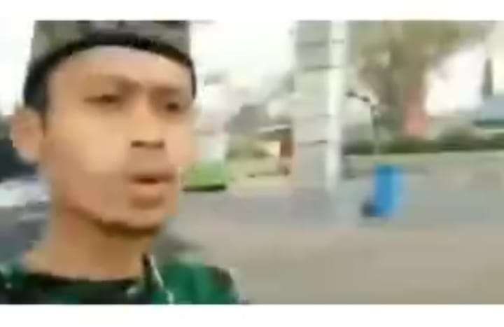 Bapak-bapak Marah-marah di SPBU