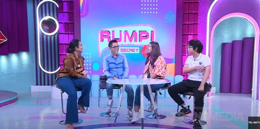 Eko Patrio dan kedua anaknya di Rumpi