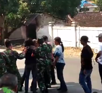 Preman ancam TNI