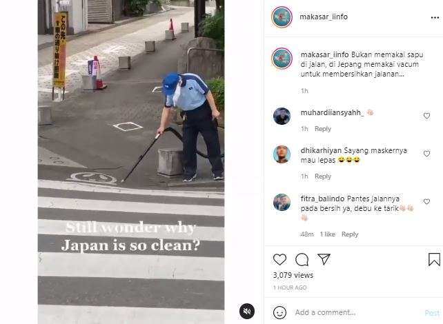 Pakai vacuum cleaner. Pakai vacuum cleaner.