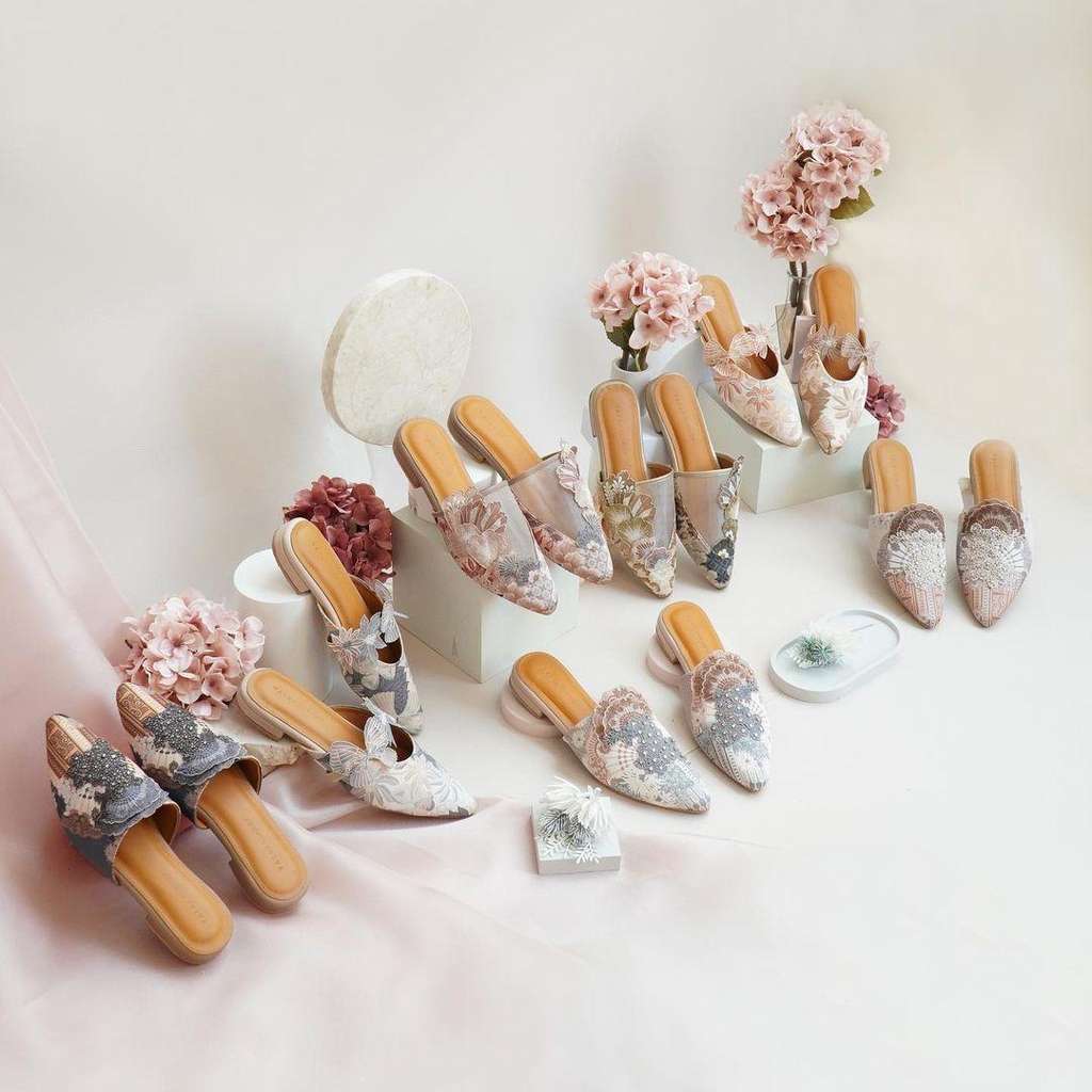 Shoes by Wearing Klamby