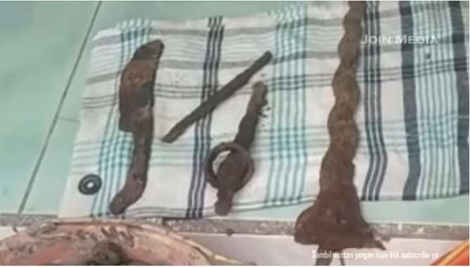Penemuan keris dan pecahan keramik