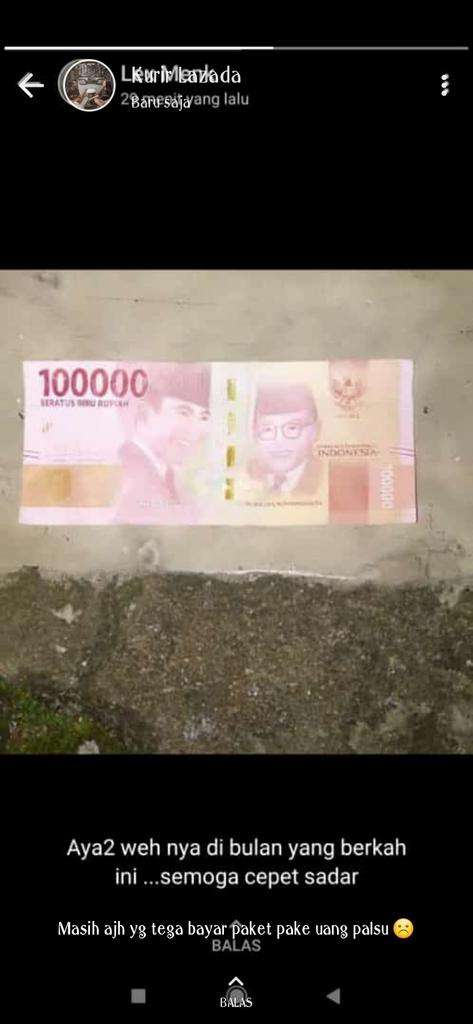 Membayar dengan Uang Palsu