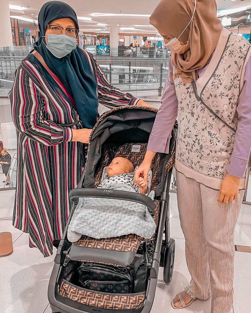 Stroller Anak Zaskia Sungkar