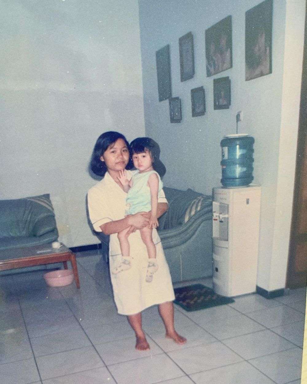 Putri dari Pasangan Chou Lingling dan Julie Tan Herisman