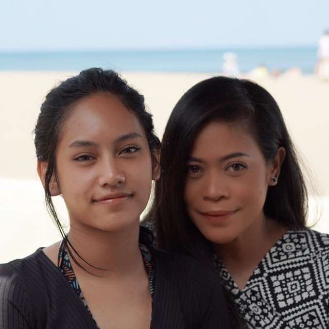 Shira, Putri Vokalis Band Cokelat