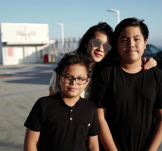 Seleb dan AnaK Sambung