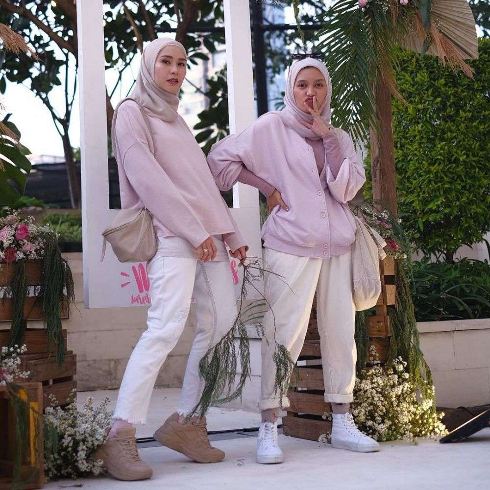 Usia Mereka Beda 8 Tahun