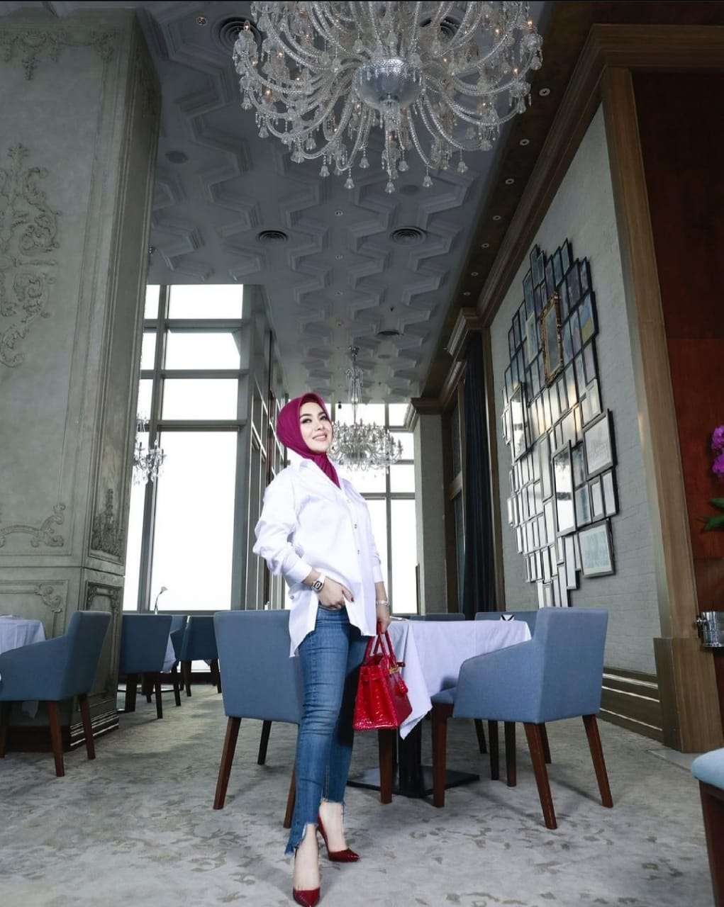 Padu Padan Celana dan Kemeja Ala Syahrini