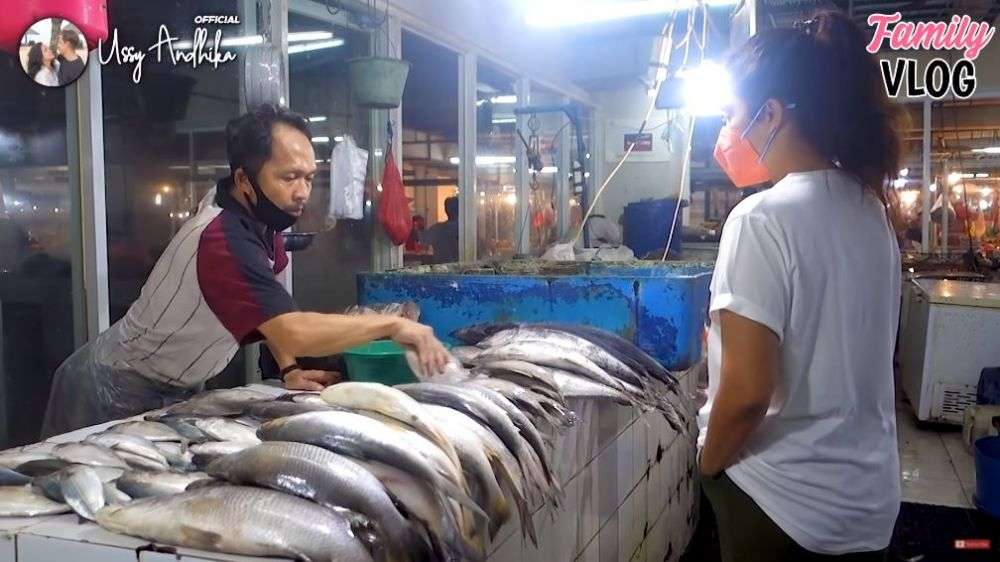 Hampir Semua Diborong