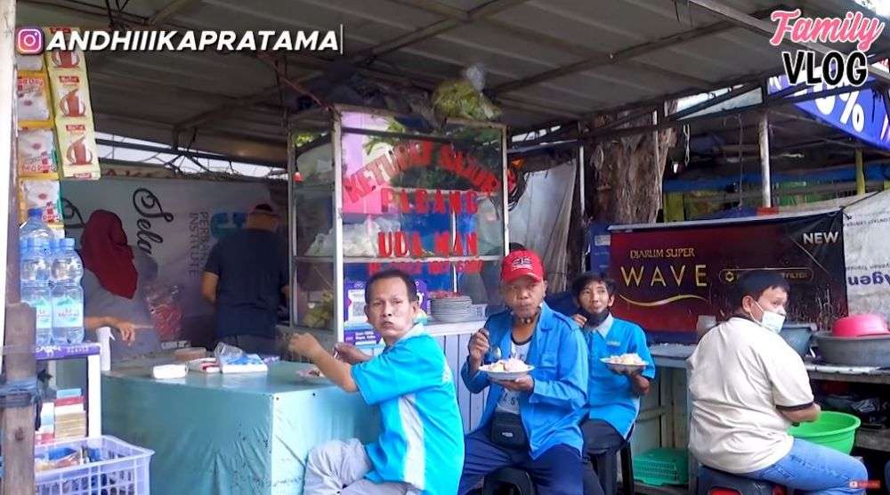 Selesai Belanja Langsung Makan Ketupat Sayur