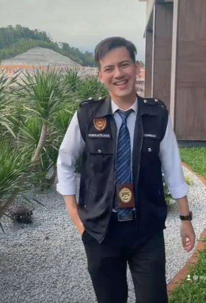 Ahmad Syahriman cuma petugas kesehatan.
