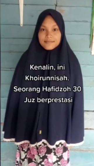 Sosok Gadis yang Pintar dan Pekerja Keras