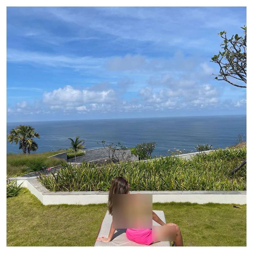 Unggahan Nia Ramadhani