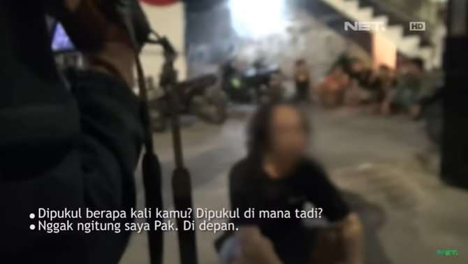Pria dipukul