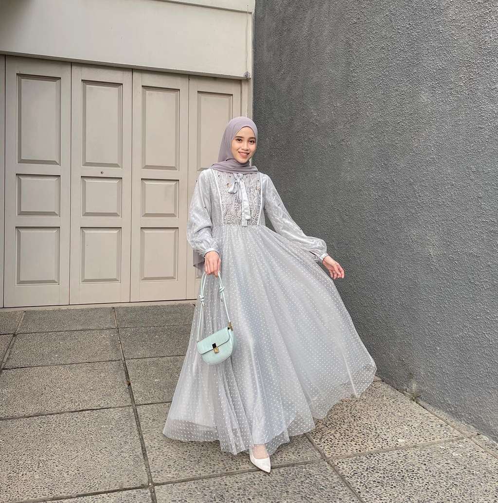 Dress Kondangan ala Vina Maulina