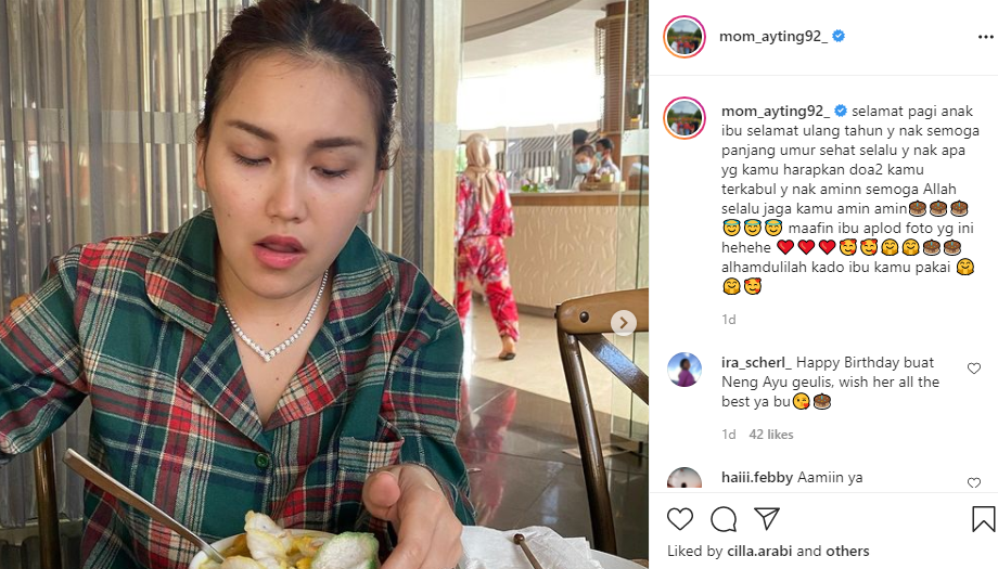 Postingan Ibunda Ayu Ting Ting
