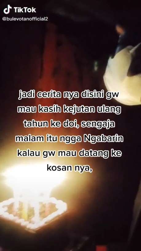 Pria beri kejutan