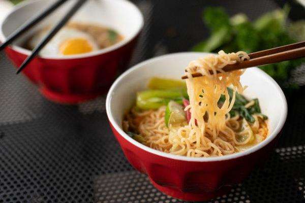 Air rebusan mie instan justru sehat.