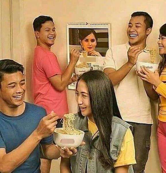 Jomblo ngenes cuma bisa halu.