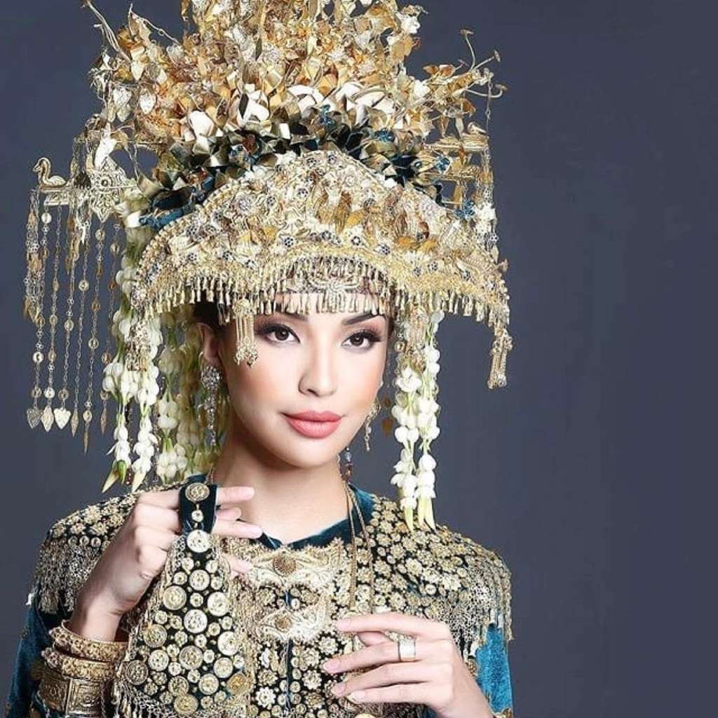 Manohara Odelia Pinot