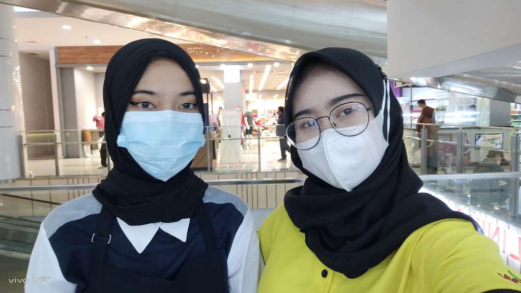 Hasil Foto Menggunakan Kamera Depan vivo V21 Hasil Foto Menggunakan Kamera Depan vivo V21