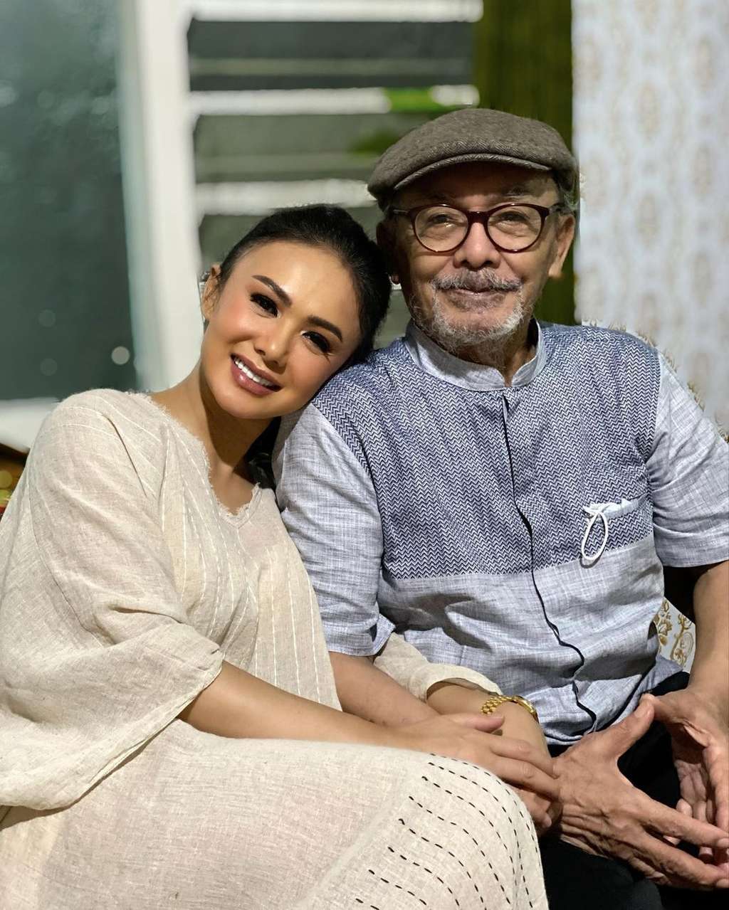 Yuni Shara dan ayahnya