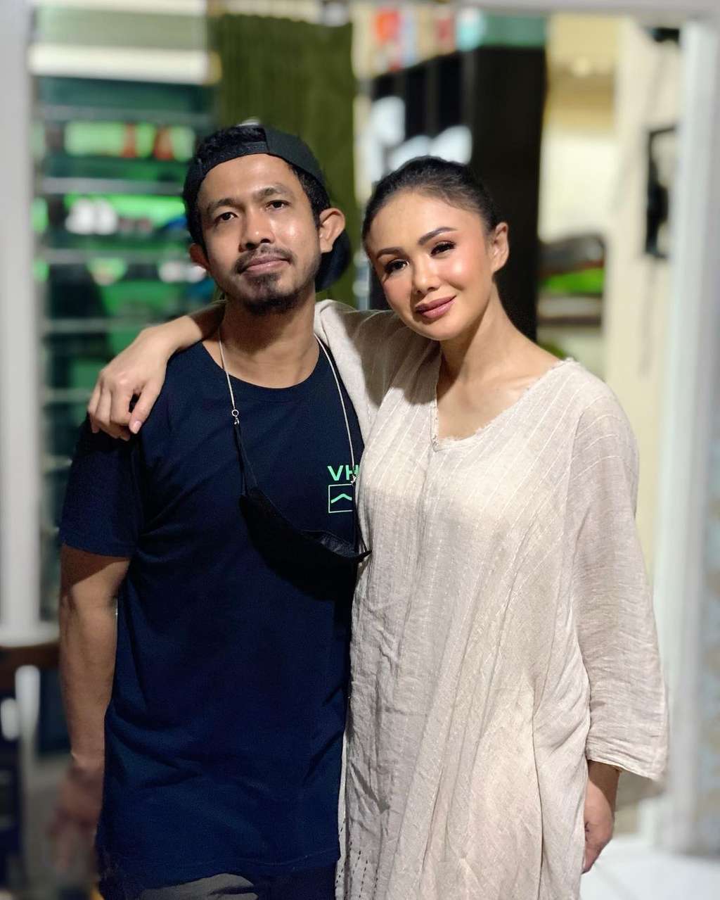 Yuni Shara dan adiknya