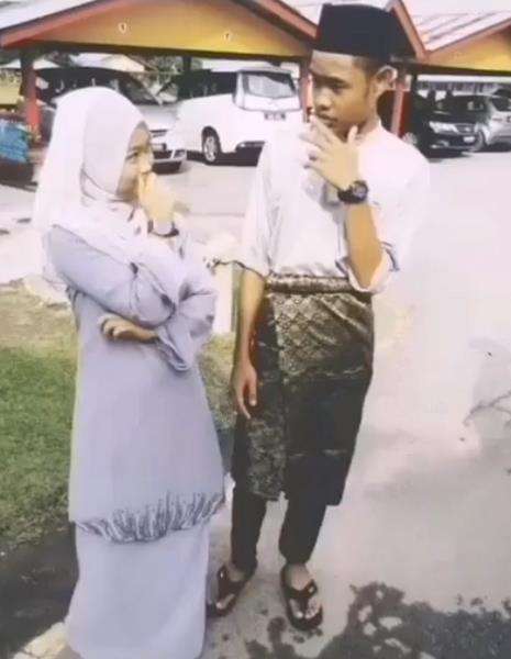 Sudah tak akur sejak masih kuliah.