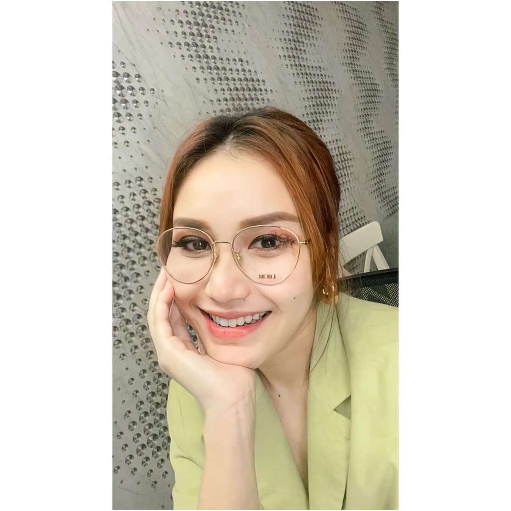 Penampilan Ayu Ting Ting