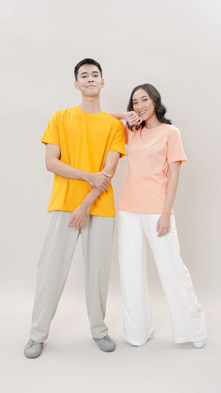 Kaus Polos
