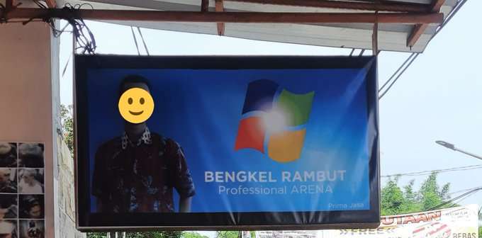 Spanduk Unik