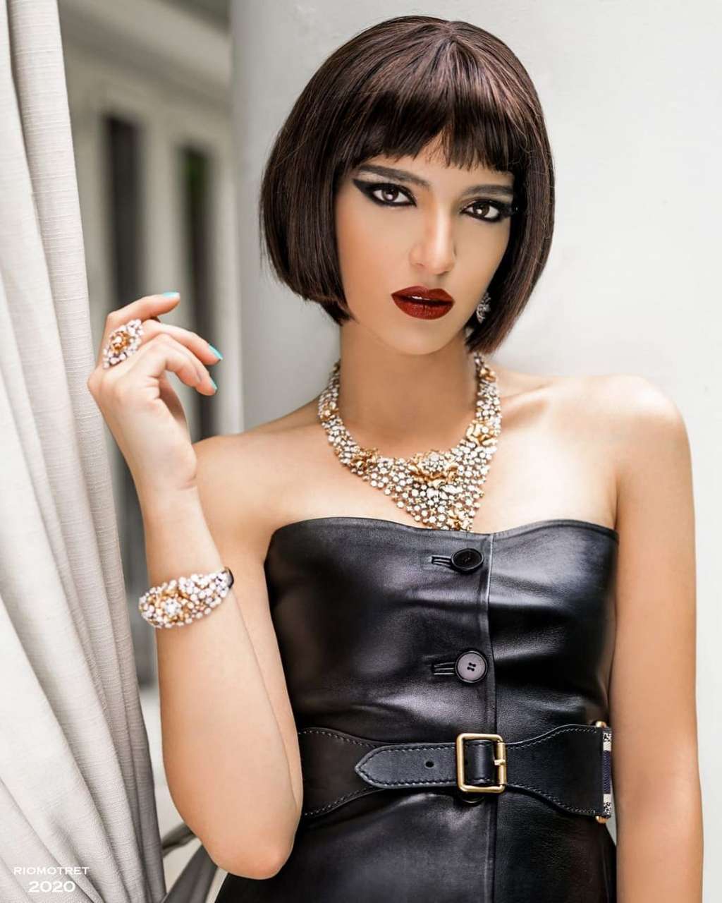 Gaya Makeup Nia Ramdhani