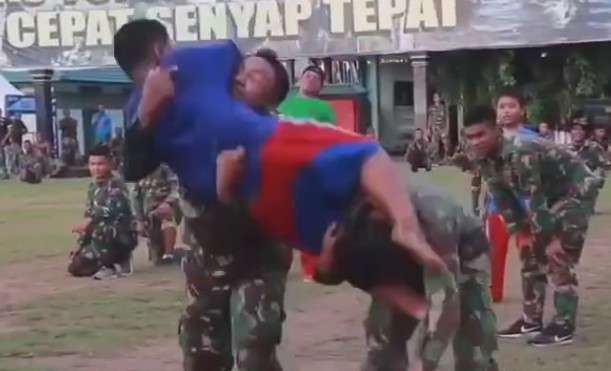 Bocah kalahkan prajurit