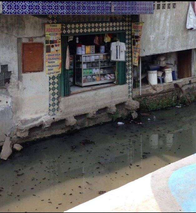 Warung unik