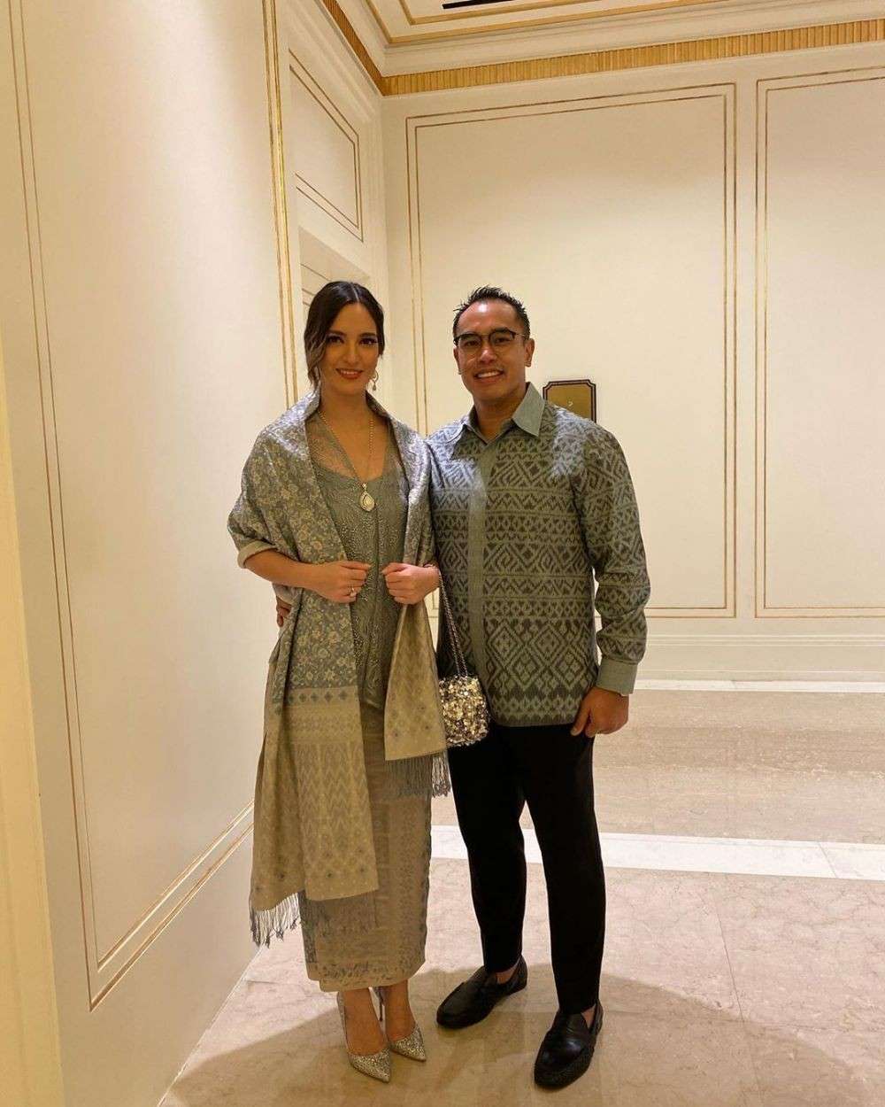 Gaya Kompak Nia dan Ardi Bakrie