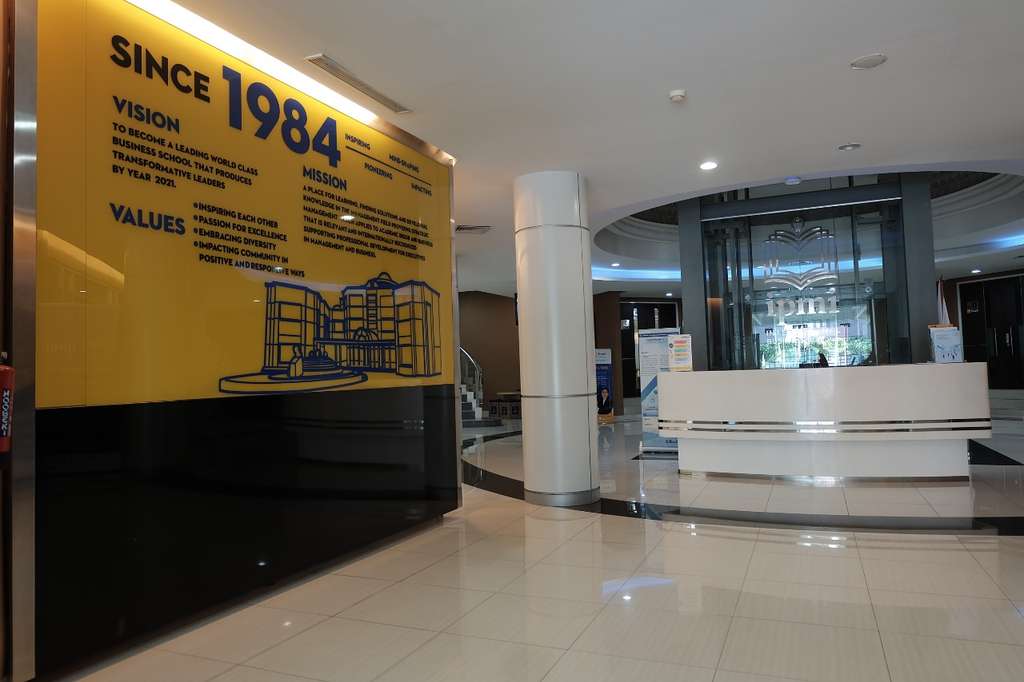 IPMI International Business School
