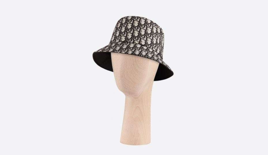 Topi Nia Ramadhani