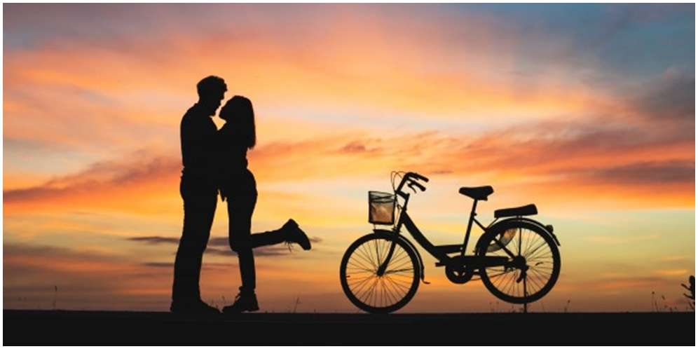 Kata Bijak Bahasa Jawa Tentang Cinta