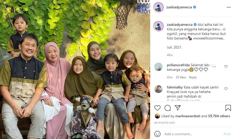 Potret keluarga Zaskia Adya Mecca