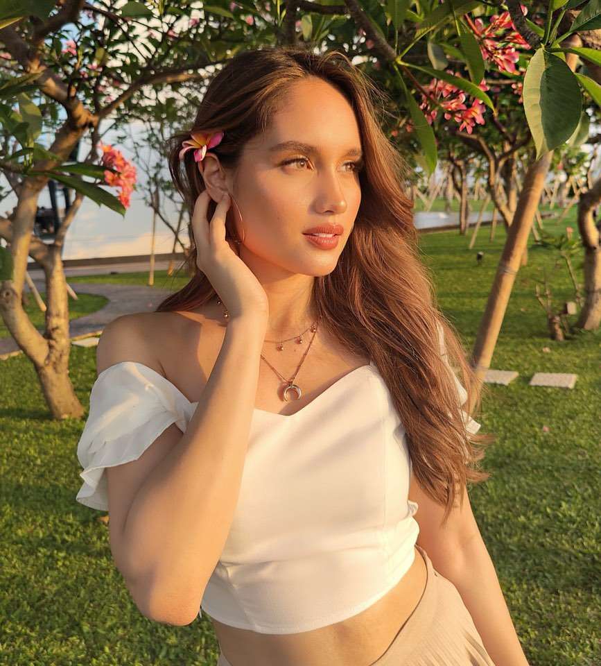 Cinta Laura