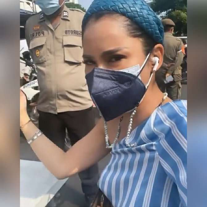 Devi Lanni didenda masker