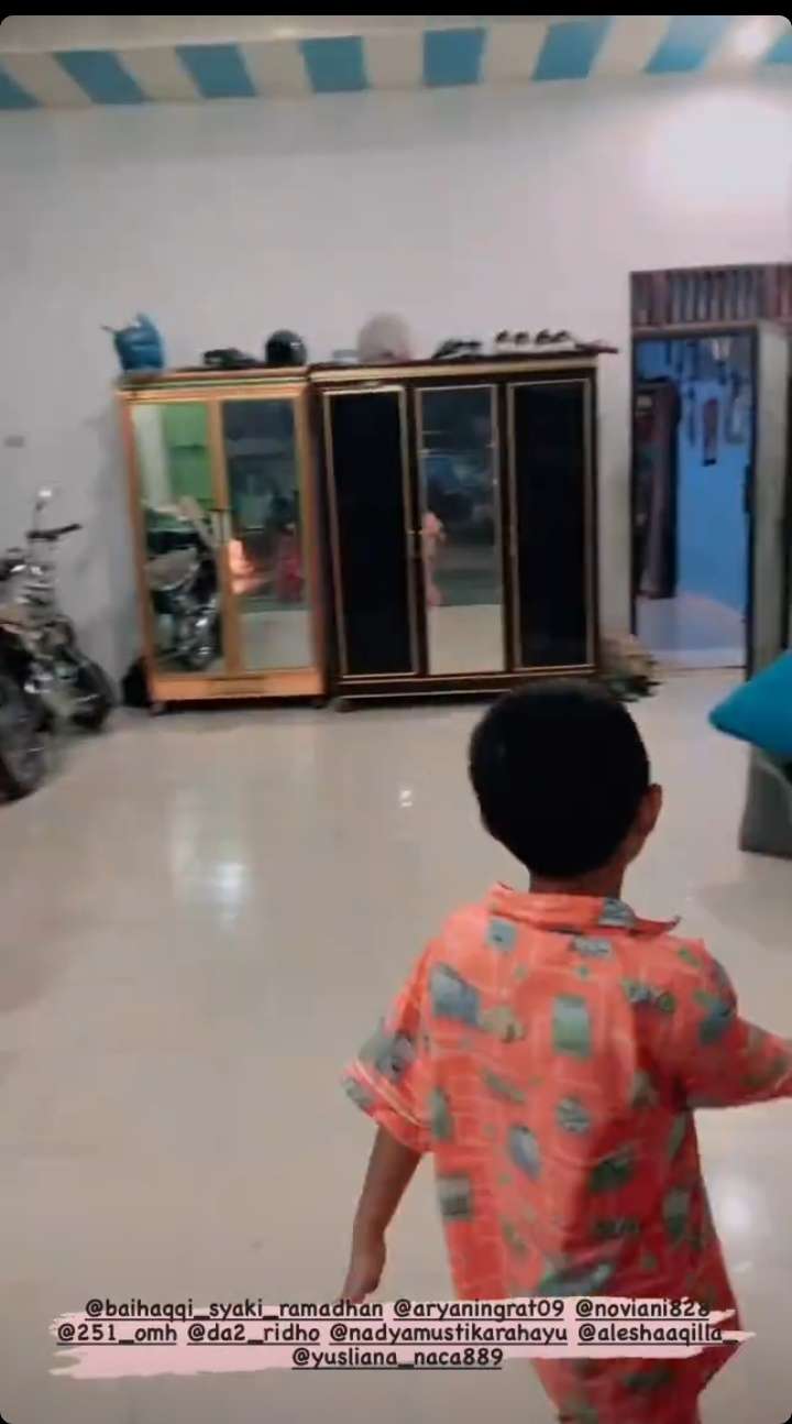 Rumah Seleb Dikampung Halaman