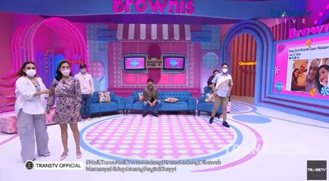 Bunga Zainal murka saat live di TV